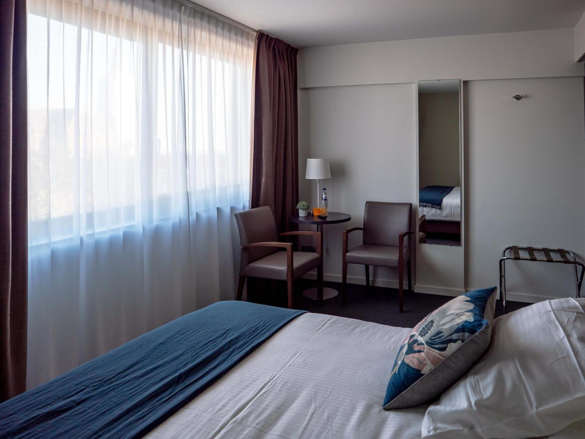 Tower Hotel Алст Экстерьер фото