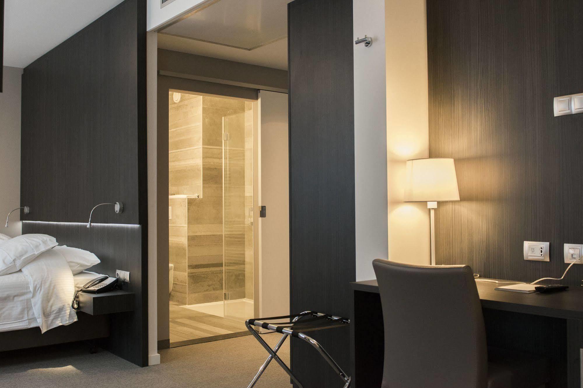 Tower Hotel Алст Экстерьер фото
